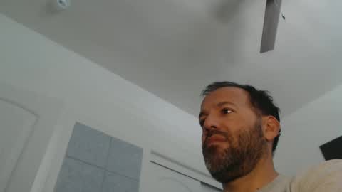 Snapshot of edge_masters chatting on 02.24.25 EdgeM online show from 02.24.25