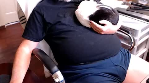 Snapshot of edginginedmonton chatting on 11.18.25 edginginedmonton online show from 11.18.25