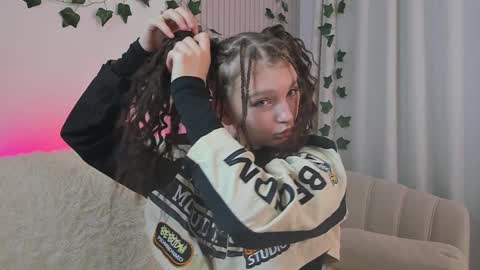 Lisa  online show from 01.16.25