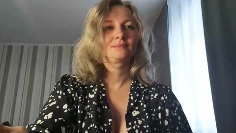 Snapshot of edithmanning chatting on 02.25.26 edithmanning online show from 02.25.26