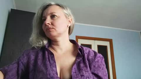 Snapshot of edithmanning chatting on 03.19.26 edithmanning online show from 03.19.26