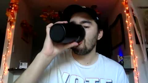 Snapshot of edmundfitz75 chatting on 10.22.25 EddieFitz75 online show from 10.22.25