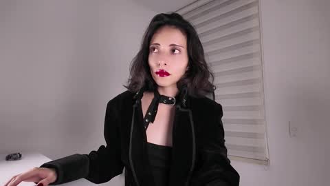 Snapshot of edranah chatting on 10.30.25 Edranah online show from 10.30.25