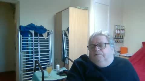 Snapshot of edst65 chatting on 01.06.25 edst65 online show from 01.06.25