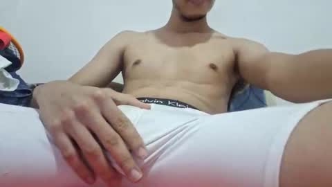 Snapshot of edw_1 chatting on 09.18.25 edw_1 online show from 09.18.25