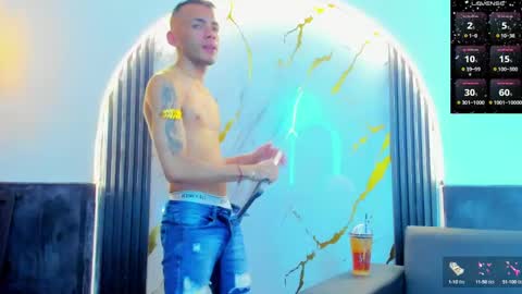 Snapshot of edward_24_ chatting on 10.11.25 Edward Colleman online show from 10.11.25