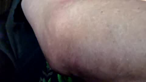 Snapshot of edwardaims_2please chatting on 09.24.25 edwardaims_2please online show from 09.24.25