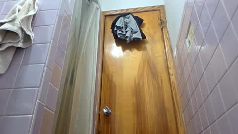 Snapshot of edwardaims_2please chatting on 11.12.25 edwardaims_2please online show from 11.12.25