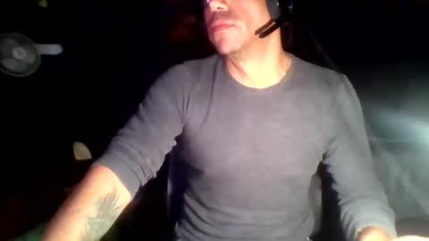 Snapshot of edwardfaklews chatting on 04.21.26 Jinete de la divina Providencia online show from 04.21.26