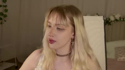 EVA NON NUDE online show from 05.09.26