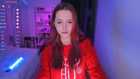 Snapshot of effie_lee chatting on 12.06.24 Effie online show from 12.06.24