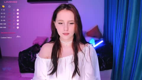 Snapshot of effie_lee chatting on 12.22.24 Effie online show from 12.22.24