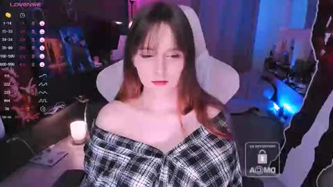 Snapshot of effie_lee chatting on 11.20.25 Effie online show from 11.20.25