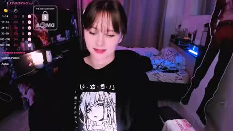 Snapshot of effie_lee chatting on 11.25.25 Effie online show from 11.25.25