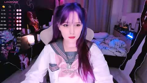 Snapshot of effie_lee chatting on 11.30.25 Effie online show from 11.30.25