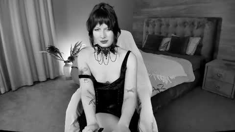 Mistress Effie online show from 05.09.26