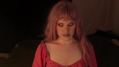 Effie Mur online show from 12.08.24