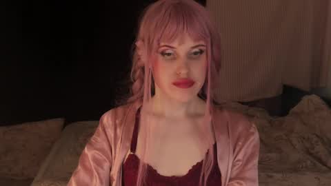 Effie Mur online show from 12.19.24