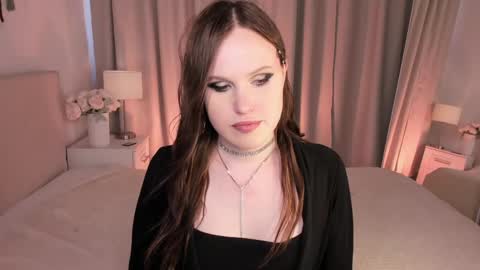 Effie Mur online show from 06.10.26