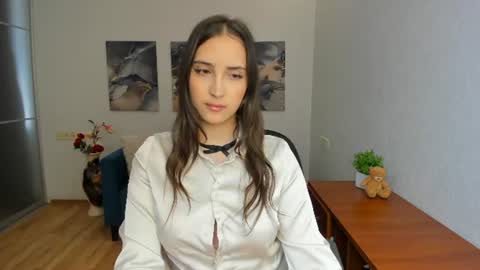 Effy Royse online show from 06.18.26