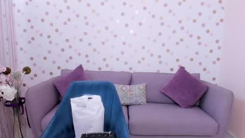 Effy online show from 02.25.25