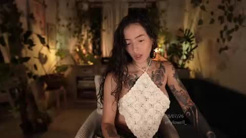 Snapshot of effylowell_ chatting on 07.29.26 Effy online show from 07.29.26