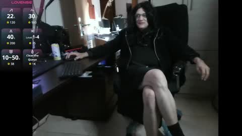 Snapshot of efi_crossou chatting on 11.08.25 efi_crossou online show from 11.08.25