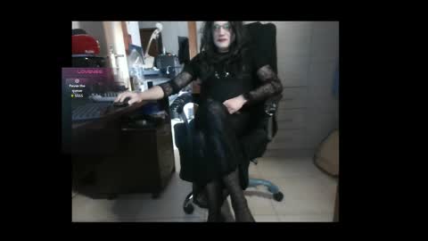 Snapshot of efi_crossou chatting on 01.18.26 efi_crossou online show from 01.18.26