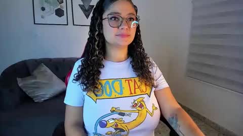 Snapshot of efy_lopez chatting on 01.09.26 efy_lopez online show from 01.09.26