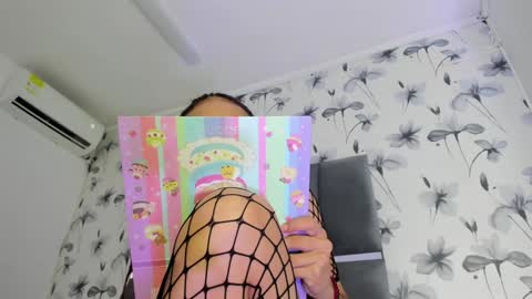 Snapshot of ehotloveaxxx chatting on 12.27.24 Valery online show from 12.27.24