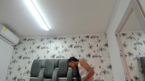 Snapshot of ehotloveaxxx chatting on 12.31.24 Valery online show from 12.31.24