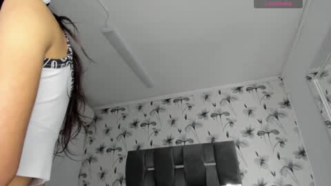 Snapshot of ehotloveaxxx chatting on 02.02.25 Valery online show from 02.02.25