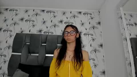 Snapshot of ehotloveaxxx chatting on 02.15.25 Valery online show from 02.15.25