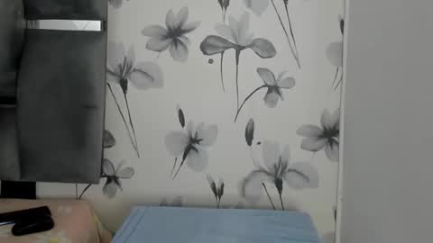 Snapshot of ehotloveaxxx chatting on 02.16.25 Valery online show from 02.16.25