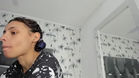 Snapshot of ehotloveaxxx chatting on 02.27.25 Valery online show from 02.27.25