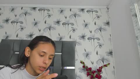 Snapshot of ehotloveaxxx chatting on 09.25.25 Valery online show from 09.25.25