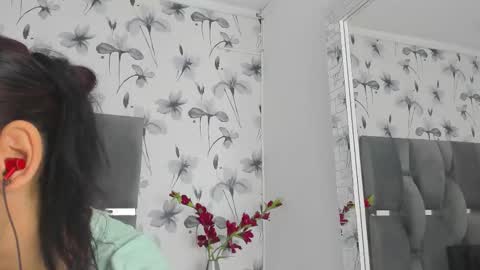 Snapshot of ehotloveaxxx chatting on 10.07.25 Valery online show from 10.07.25