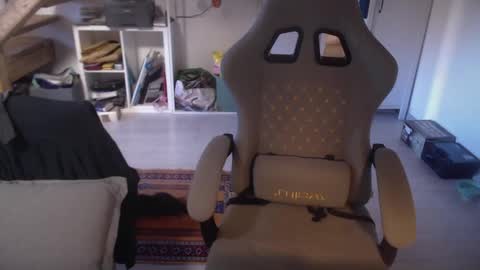 Snapshot of eighthundredeightyeight chatting on 12.14.25 eighthundredeightyeight online show from 12.14.25