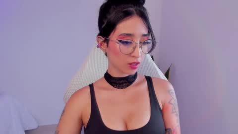   EileenFord    online show from 02.26.25