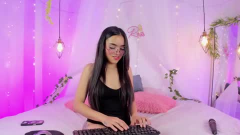 eimy_rosse18 online show from 04.25.26