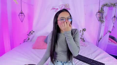 eimy_rosse18 online show from 04.27.26