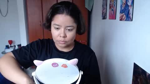 eimy_saenzz online show from 10.31.25