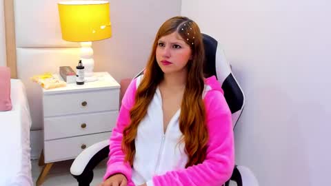 Snapshot of eimyjoness chatting on 10.25.25 EimmyJones online show from 10.25.25