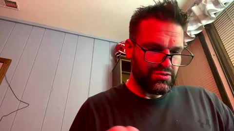 Snapshot of ejbooker11 chatting on 01.01.25 PiedPiper online show from 01.01.25