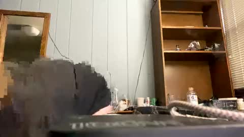 Snapshot of ejbooker11 chatting on 09.24.25 PiedPiper online show from 09.24.25