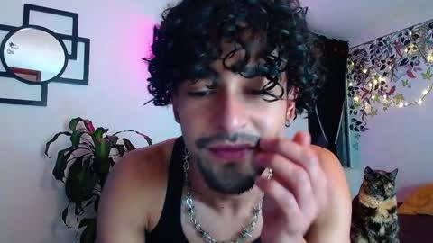 Snapshot of ekhtyr11 chatting on 04.01.26 xoxo online show from 04.01.26