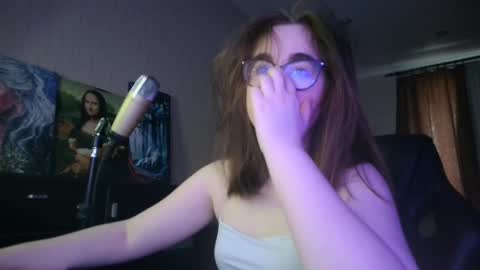 If you like it when I meow give me a thumbs up online show from 03.10.25