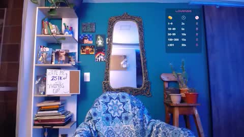 Ela  Help me reach 100 thumbs up online show from 11.06.25