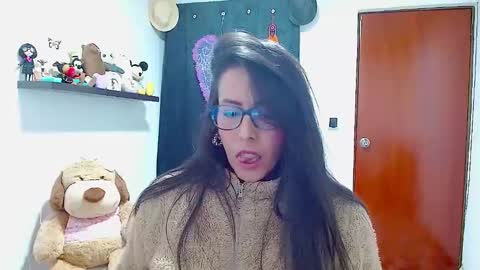 Snapshot of ela_3611 chatting on 12.31.24 ela_3611 online show from 12.31.24