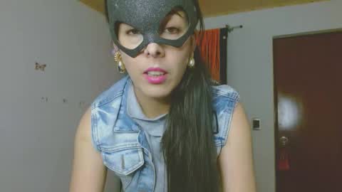 Snapshot of ela_3611 chatting on 10.05.25 ela_3611 online show from 10.05.25